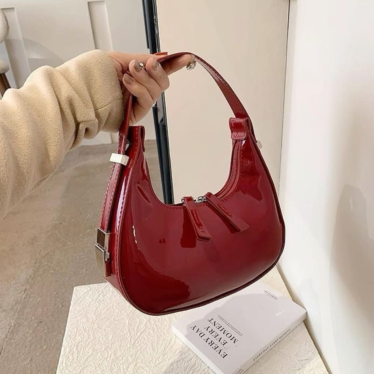 Arrivée New Moon Pu Leather accoudoir pour femmes mini sac à main