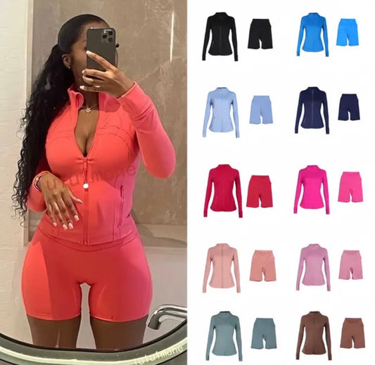 Ensemble sport  vibrant : veste zippée ajustée et short cycliste tendance