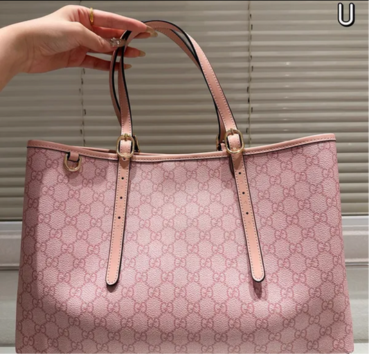 cabas Gucci GG Emblem maxi format