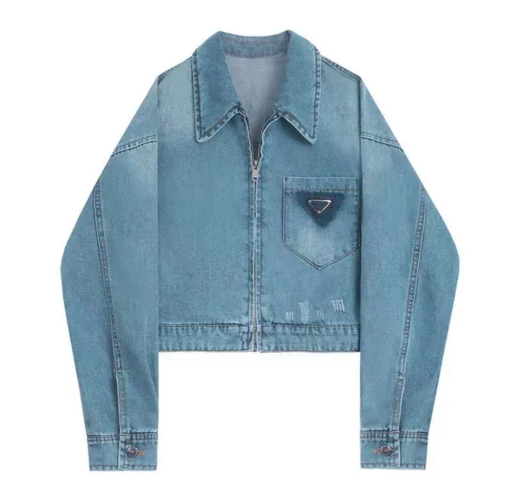 Veste courte en jean bleu délavé – Coupe ample et fermeture zippée